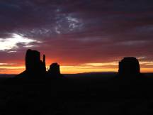 Sonnenaufgang im Monument Valley