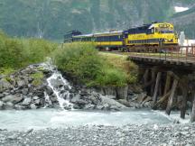 Zug der Alaska Railroad in Whittier